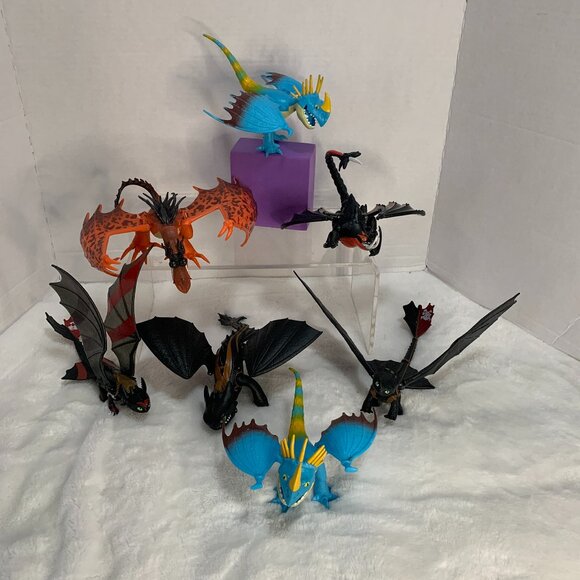 Lot of 9 How to Train Your Dragon Action Figures - Picture 1 of 14